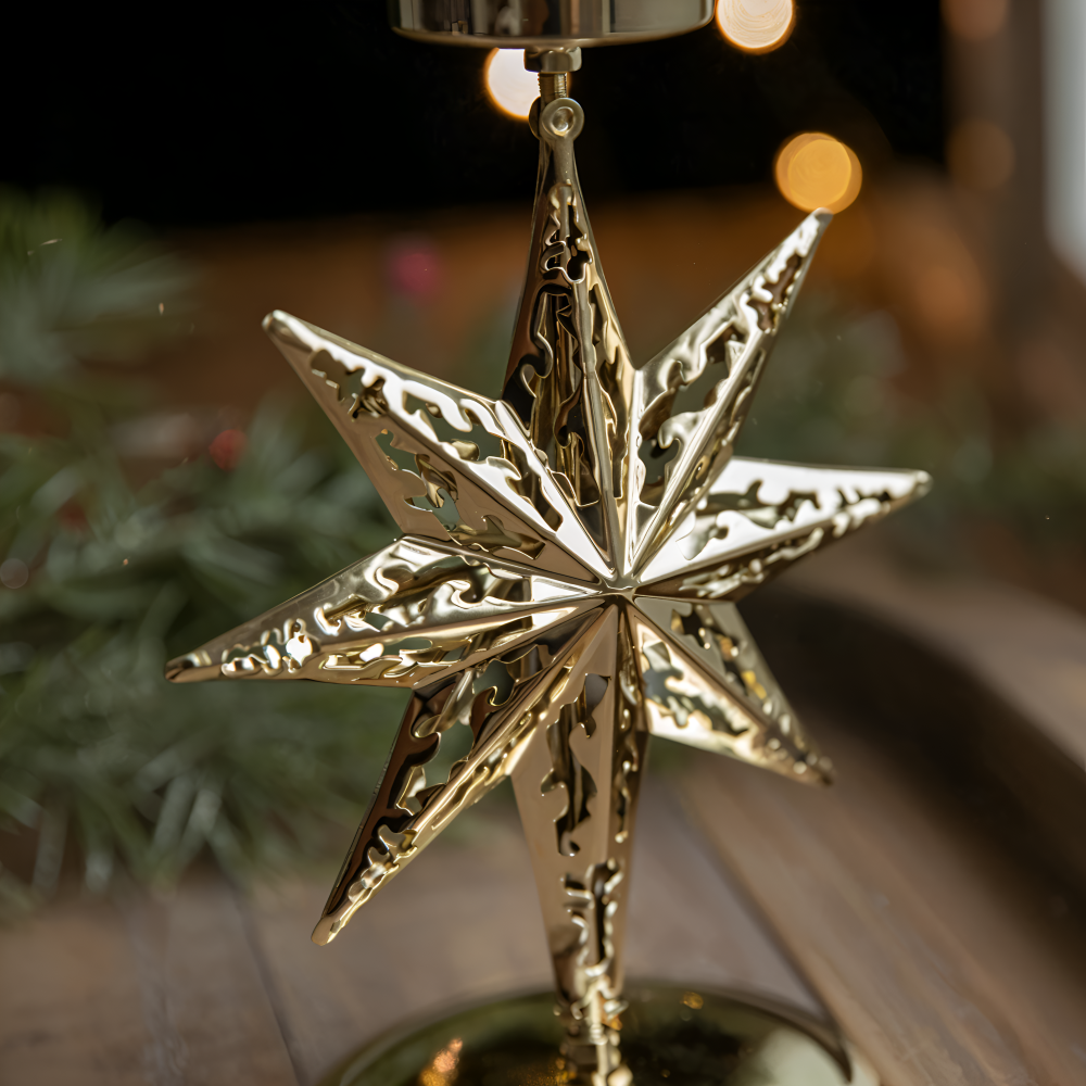 YuletideShine | Vintage gouden kerstkaarsenhouder – Metallic feestelijke decoratie voor thuis en feesttafels