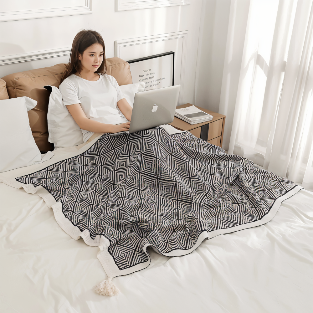 BlanketEdge | Gezellige geometrische weving – zwart-witte polyester plaid voor bank en bed