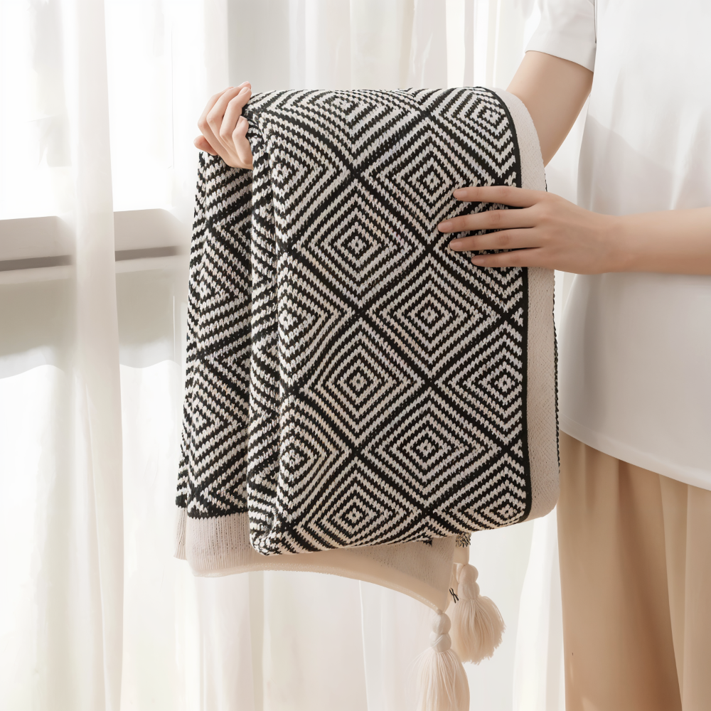 BlanketEdge | Gezellige geometrische weving – zwart-witte polyester plaid voor bank en bed