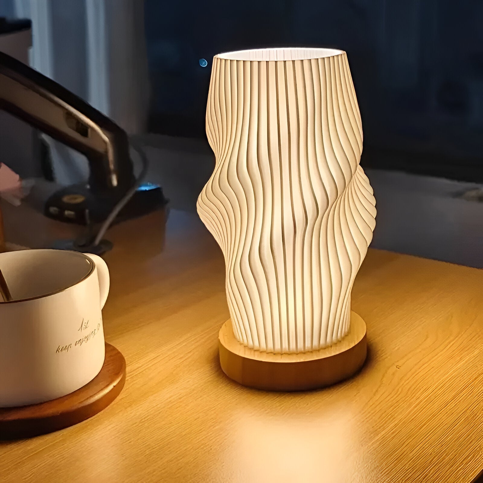 TidalBeam | 3D Wave Tafellamp met Elegante Metalen Voet - LED Nachtlampje voor Woonkamer, Slaapkamer