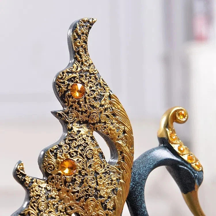 SwanElara | Luxe Gouden Zwaan Beeldjes - Elegant Romantisch Decor voor Paar, Gouden Accent Sculptuur