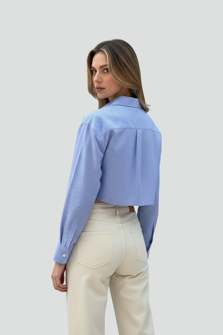 Raina | Gestreepte damesblouse met kraag – Kort model met knopen en lange mouwen