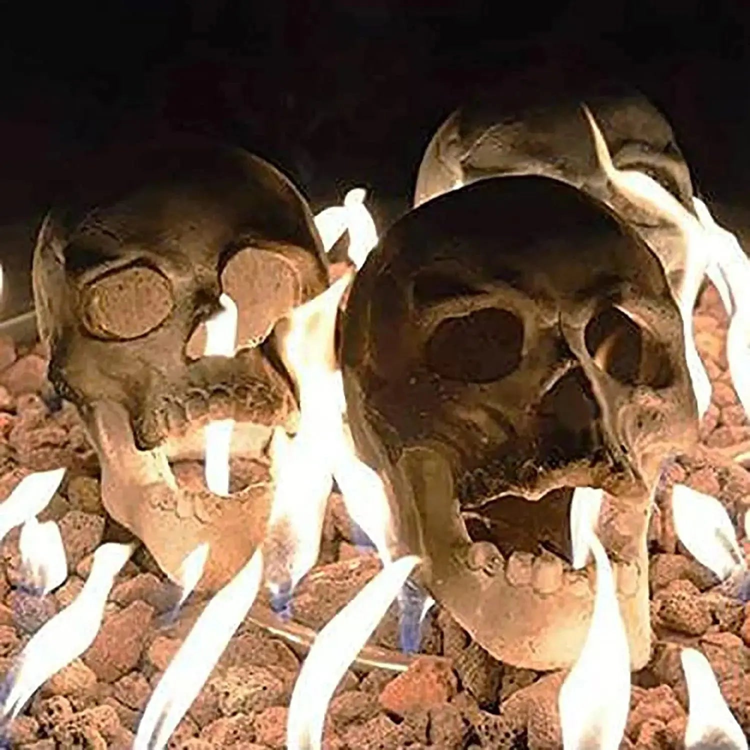 BlazeSkull | Vuurvast Schedel Ornament - Hars Gotisch Decor, Hittebestendig Schedelbeeld voor Thuis, Halloween & Donkere Interieurstijl