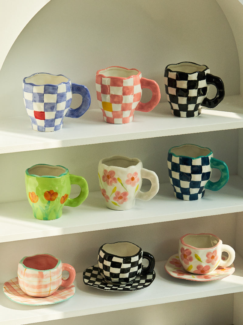 ClassicCheck | Retro Keramische Mok en Schotel Set - Geruit Design