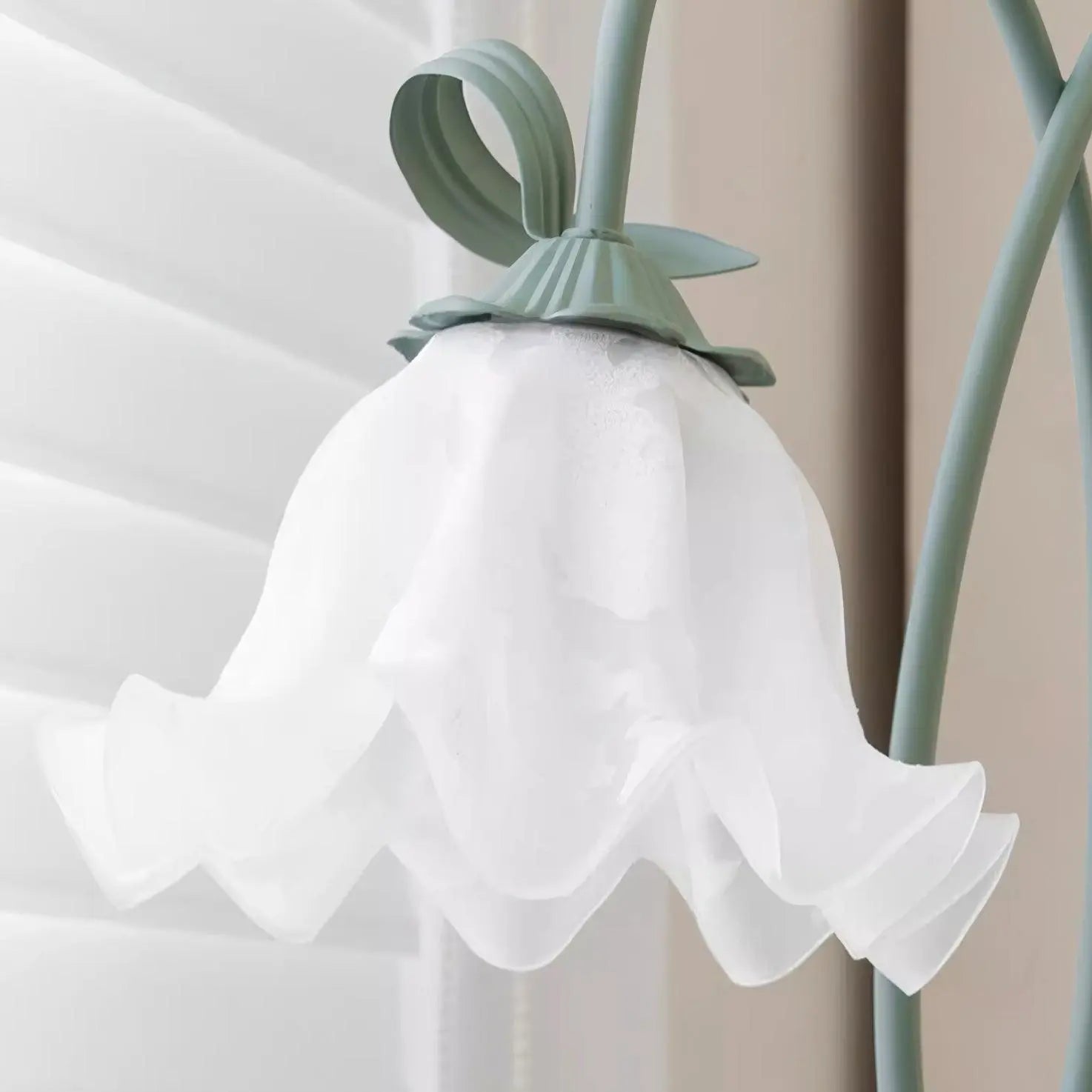 BlossomLight | Elegante serene Bell bloemen Vloerlamp