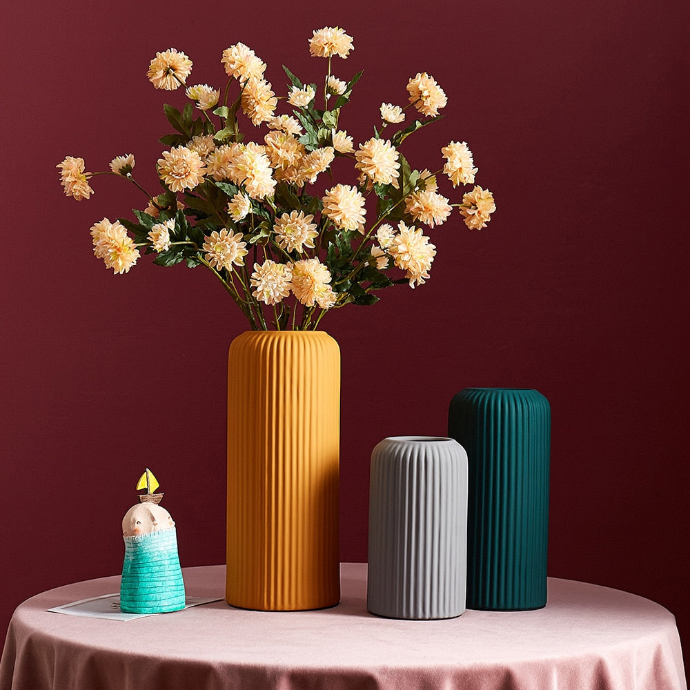 NordicLoom | Elegante Keramik Blumenvase mit Streifenmuster - Moderne Wohndekoration