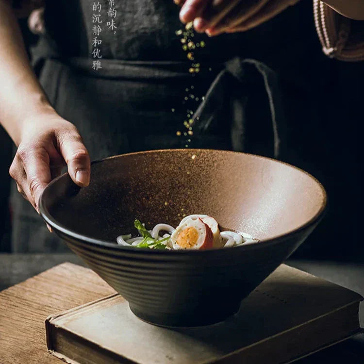 RakuBowl | Handgemaakte Japanse keramische ramenkom – authentieke ambachtelijke afwerking, rustiek steengoed