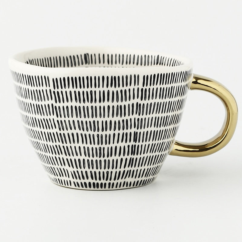 LuxeMug | Geometrisch Patroon Kopje met Gouden Handvat, Elegante Keramische Koffiemok, Luxe Theekopje