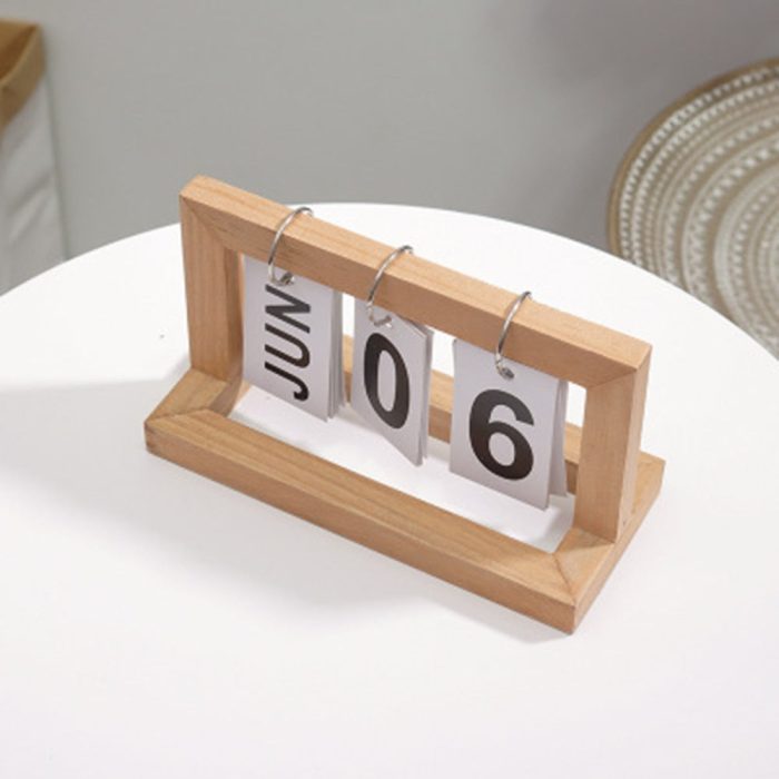DateFlip | Klassieke houten flip bureaukalender