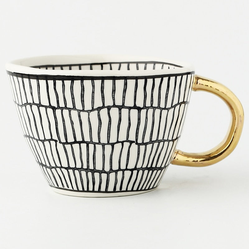 LuxeMug | Geometrisch Patroon Kopje met Gouden Handvat, Elegante Keramische Koffiemok, Luxe Theekopje
