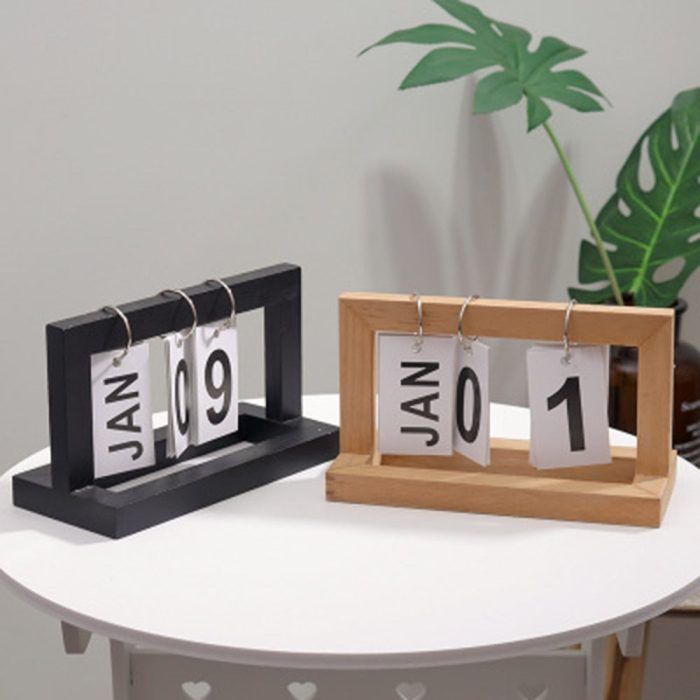 DateFlip | Klassieke houten flip bureaukalender