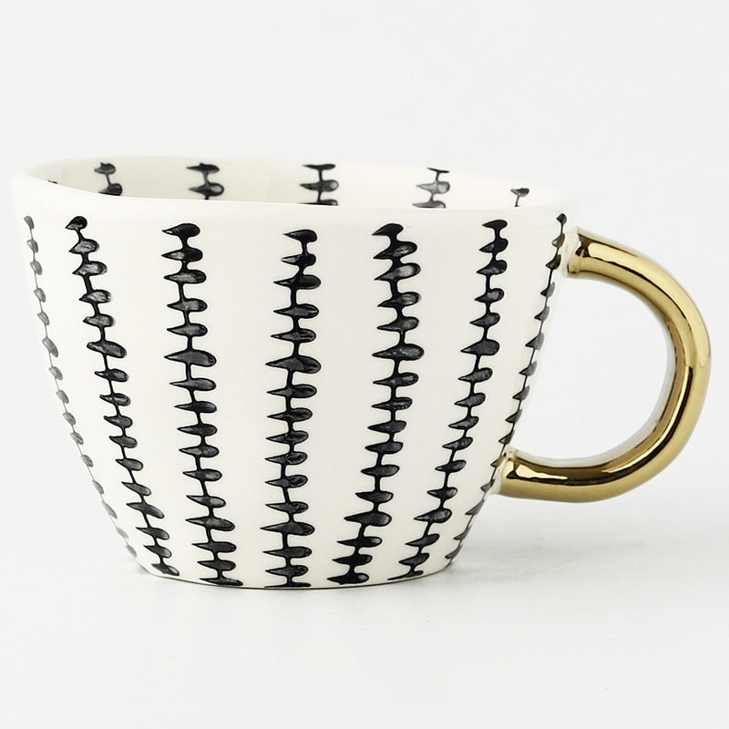 LuxeMug | Geometrisch Patroon Kopje met Gouden Handvat, Elegante Keramische Koffiemok, Luxe Theekopje