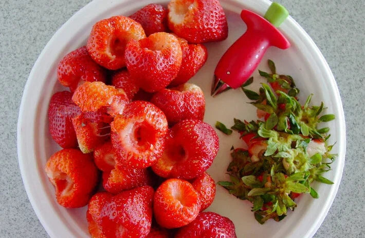 BerryPinch | Roestvrijstalen aardbeienruimer - gemakkelijke steelverwijderaar voor bessen