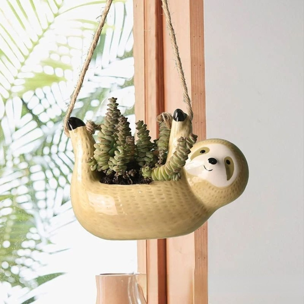 SlumberSprout | Handgemaakte keramische bloempot – schattig luiaardontwerp, hangende plantendecoratie