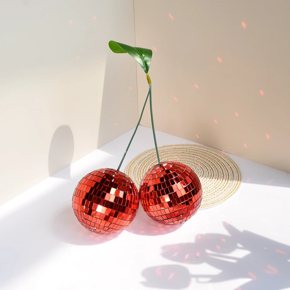 GlowBerry | Handgemaakte kersen disco ball ornamenten – Prachtige decoraties voor podia en feesten