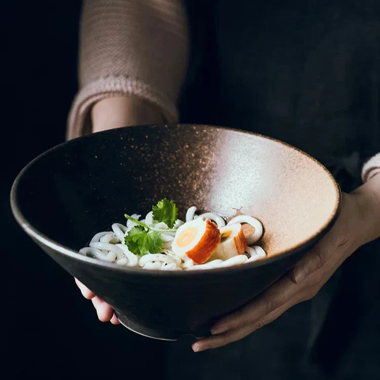 RakuBowl | Handgemaakte Japanse keramische ramenkom – authentieke ambachtelijke afwerking, rustiek steengoed