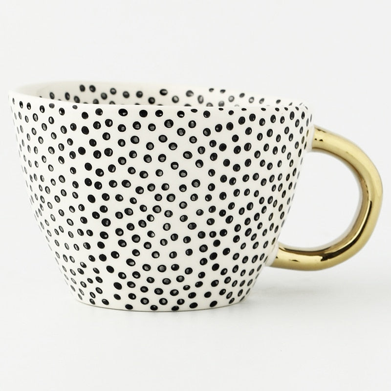 LuxeMug | Geometrisch Patroon Kopje met Gouden Handvat, Elegante Keramische Koffiemok, Luxe Theekopje