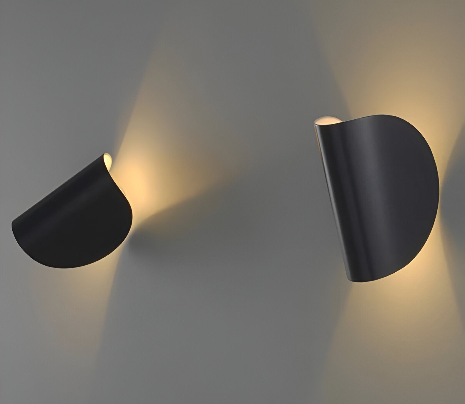 Revolva | Roterende Metalen Wandlamp - Verstelbaar Bocht Ontwerp voor Moderne Home Verlichting