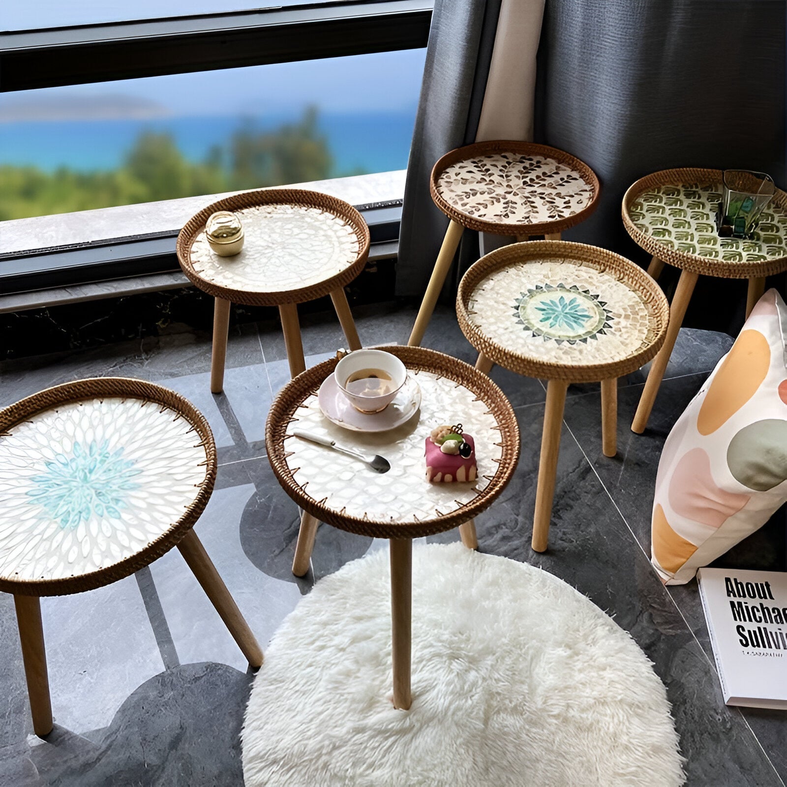 Rattique | Handgemaakte Ronde Rattan Salontafel – Scandinavische Natuurlijke Houten Woonkamertafel