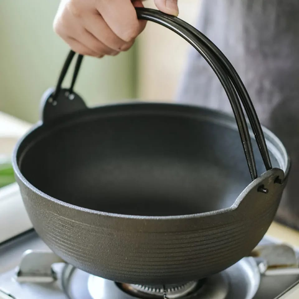 RusticWok | Gietijzeren wok met houten deksel - ideaal om te roerbakken, braden en koken
