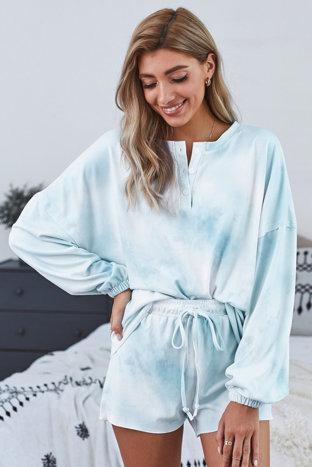 Myvessa | Lichtblauwe tie-dye gebreide loungewear-set voor dames – Top met lange mouwen