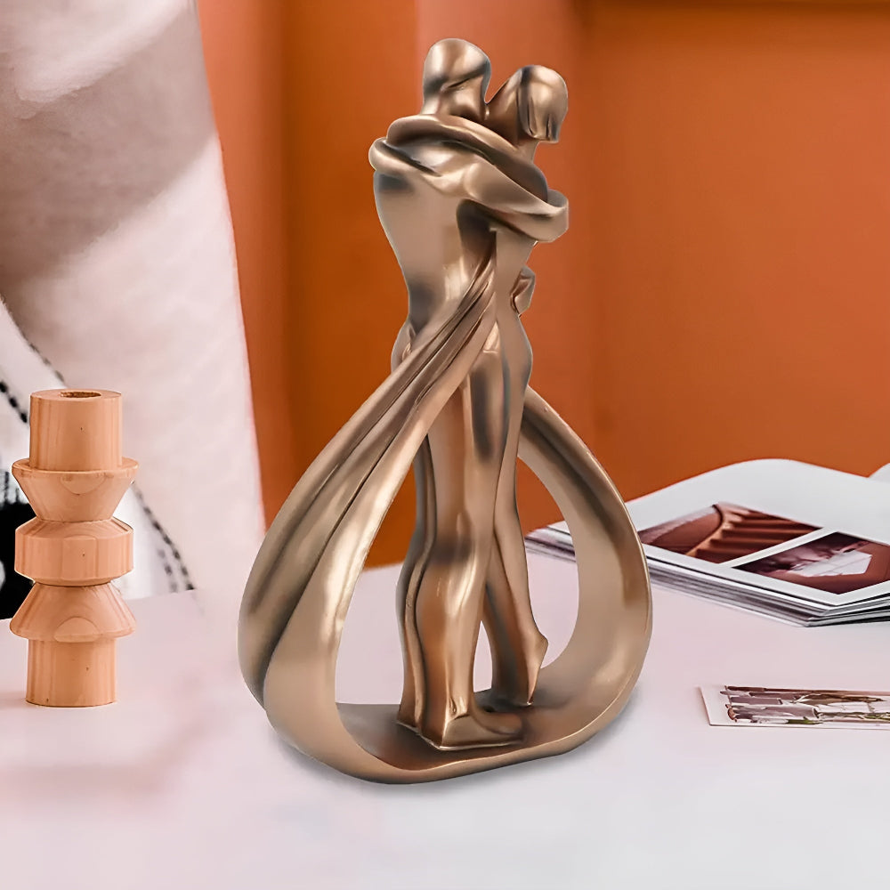 Kissence | Liefdessculptuur van kussend paar – Artistiek beeldje van hars, romantische woondecoratie