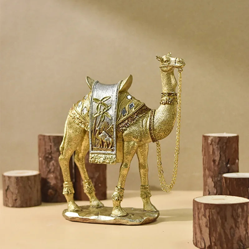 RegalCamel | Gouden Kamelenbeeldje - Elegant Harsbeeldje, Luxe Woondecoratie, Arabisch Stijlaccent