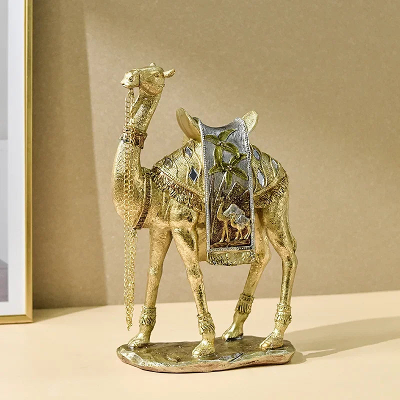 RegalCamel | Gouden Kamelenbeeldje - Elegant Harsbeeldje, Luxe Woondecoratie, Arabisch Stijlaccent