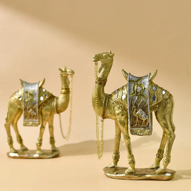 RegalCamel | Gouden Kamelenbeeldje - Elegant Harsbeeldje, Luxe Woondecoratie, Arabisch Stijlaccent