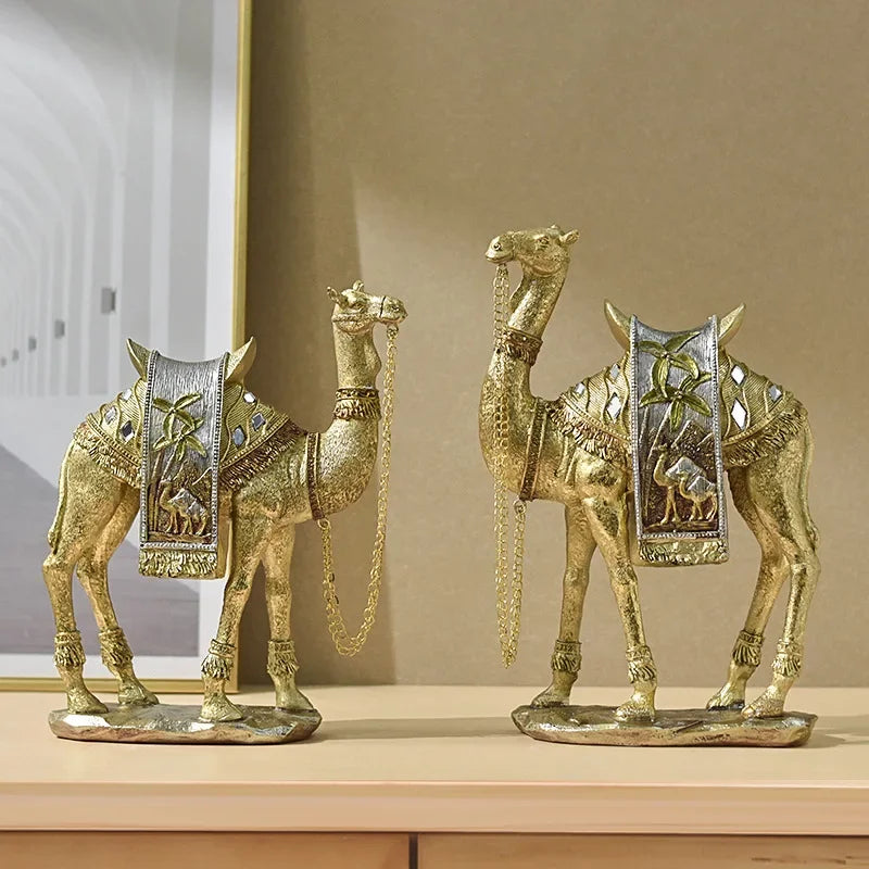 RegalCamel | Gouden Kamelenbeeldje - Elegant Harsbeeldje, Luxe Woondecoratie, Arabisch Stijlaccent