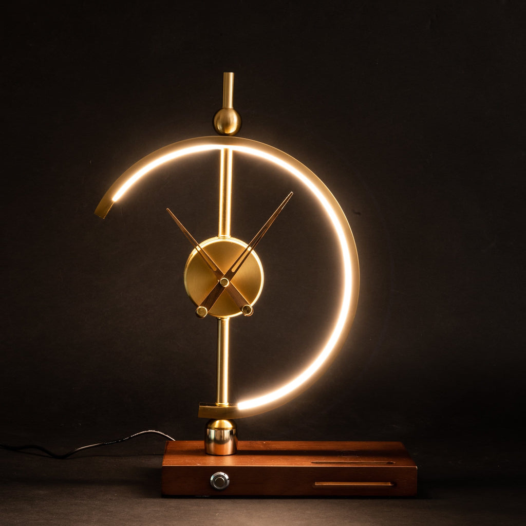 GlowTick | Moderne nachtklok met draadloze oplader - omgevingslicht en telefoonoplader