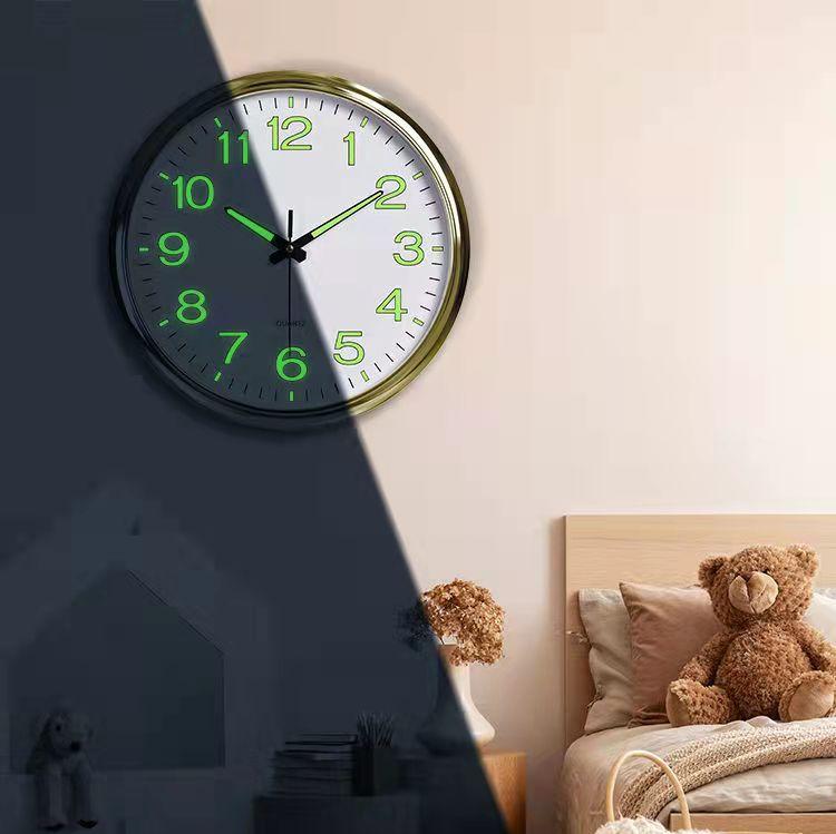 NoctiClock | Gloeit in het donker ronde wandklok, stil quartz, moderne woondecoratie, 30 cm