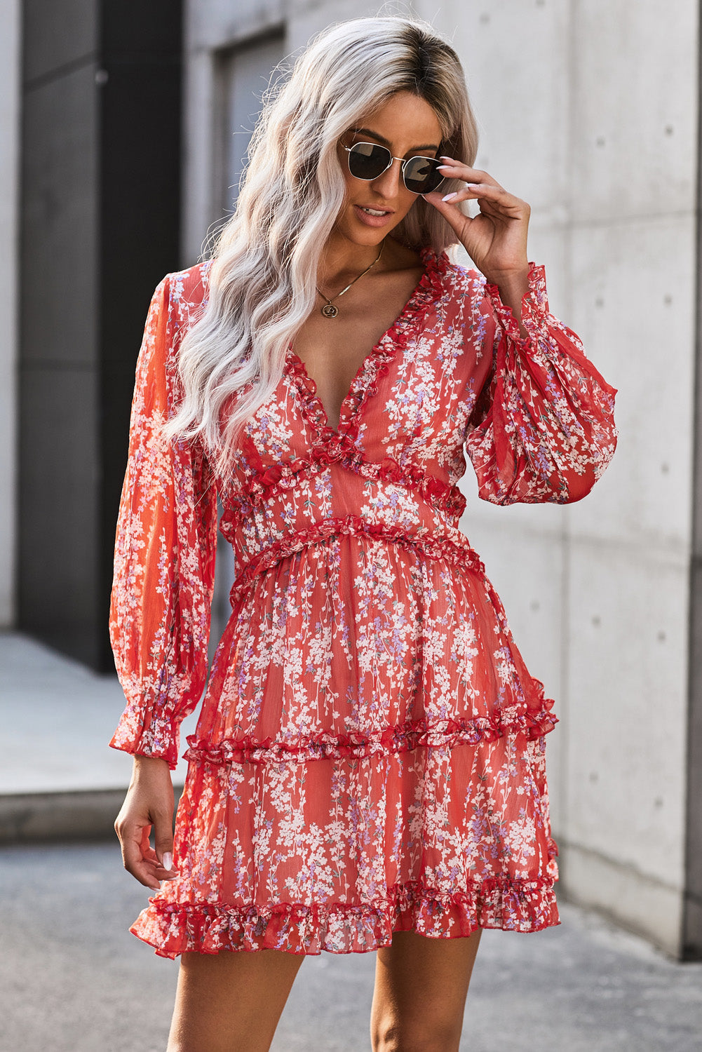 Helyssa | Bloemenprint Mini Jurk met V-Hals, Open Rug & Ruffles – Lichtgewicht Zomer- en Lentejurk