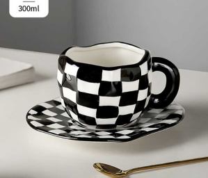 ClassicCheck | Retro Keramische Mok en Schotel Set - Geruit Design
