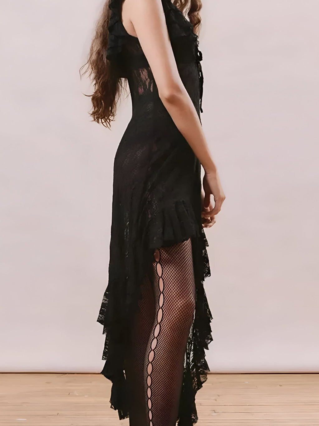 Azelie | Vrouwelijke midi-jurk met kant – Elegante asymmetrische jurk
