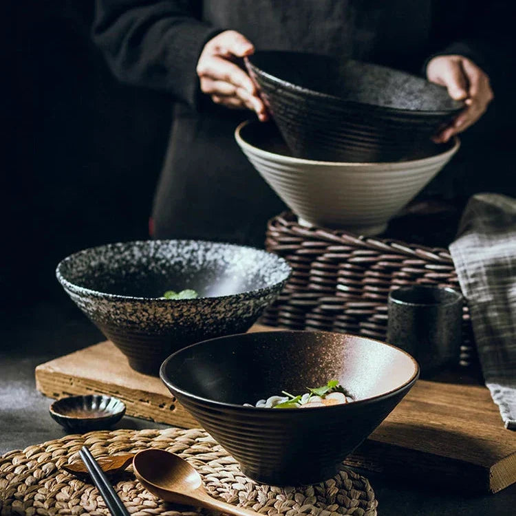 RakuBowl | Handgemaakte Japanse keramische ramenkom – authentieke ambachtelijke afwerking, rustiek steengoed