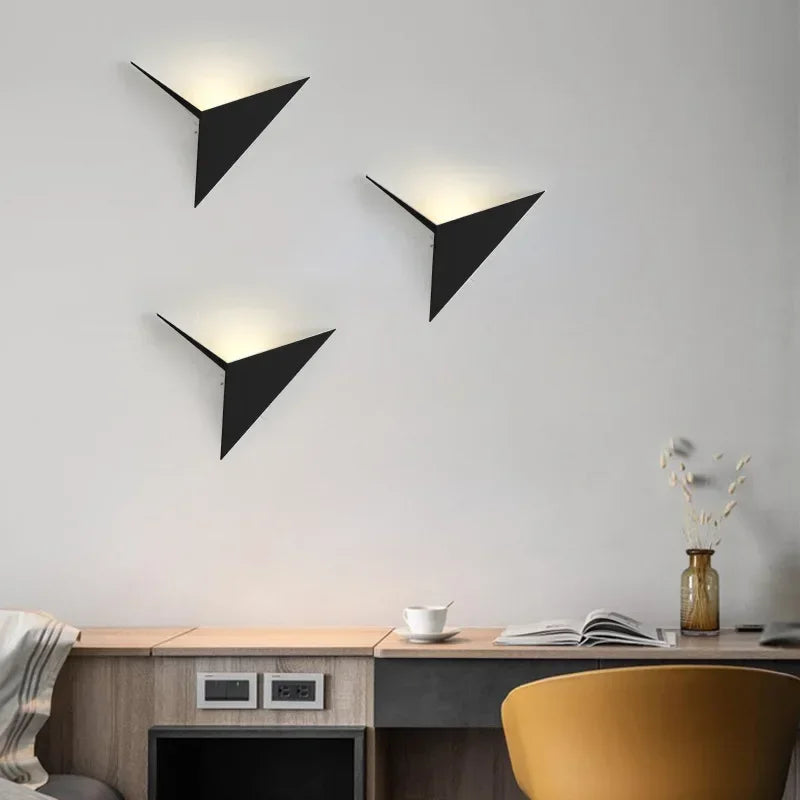 TriLume | Moderne Driehoekige Wandlamp - Creatief LED Licht voor Eigentijdse Woninginrichting