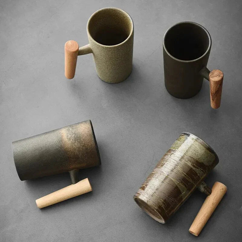 NordBrew | Nordic keramische mok – minimalistische koffiekop met houten handvat, modern Scandinavisch design