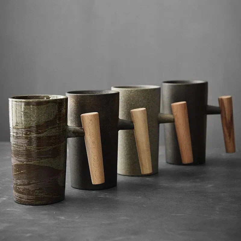 NordBrew | Nordic keramische mok – minimalistische koffiekop met houten handvat, modern Scandinavisch design