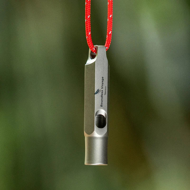 EchoTitan | Titanium noodfluitje – Overleven, outdoor, veiligheid, wandelen, kamperen, hoogfrequent alarm