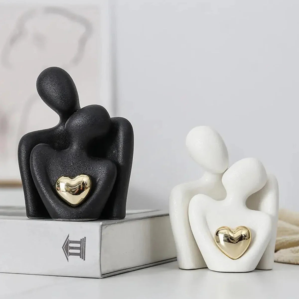 CoupleGlow | Keramisch liefdessculptuur – Romantisch stel beeldje voor thuis en cadeau