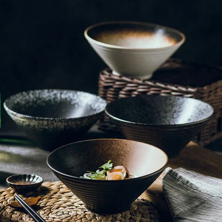 RakuBowl | Handgemaakte Japanse keramische ramenkom – authentieke ambachtelijke afwerking, rustiek steengoed