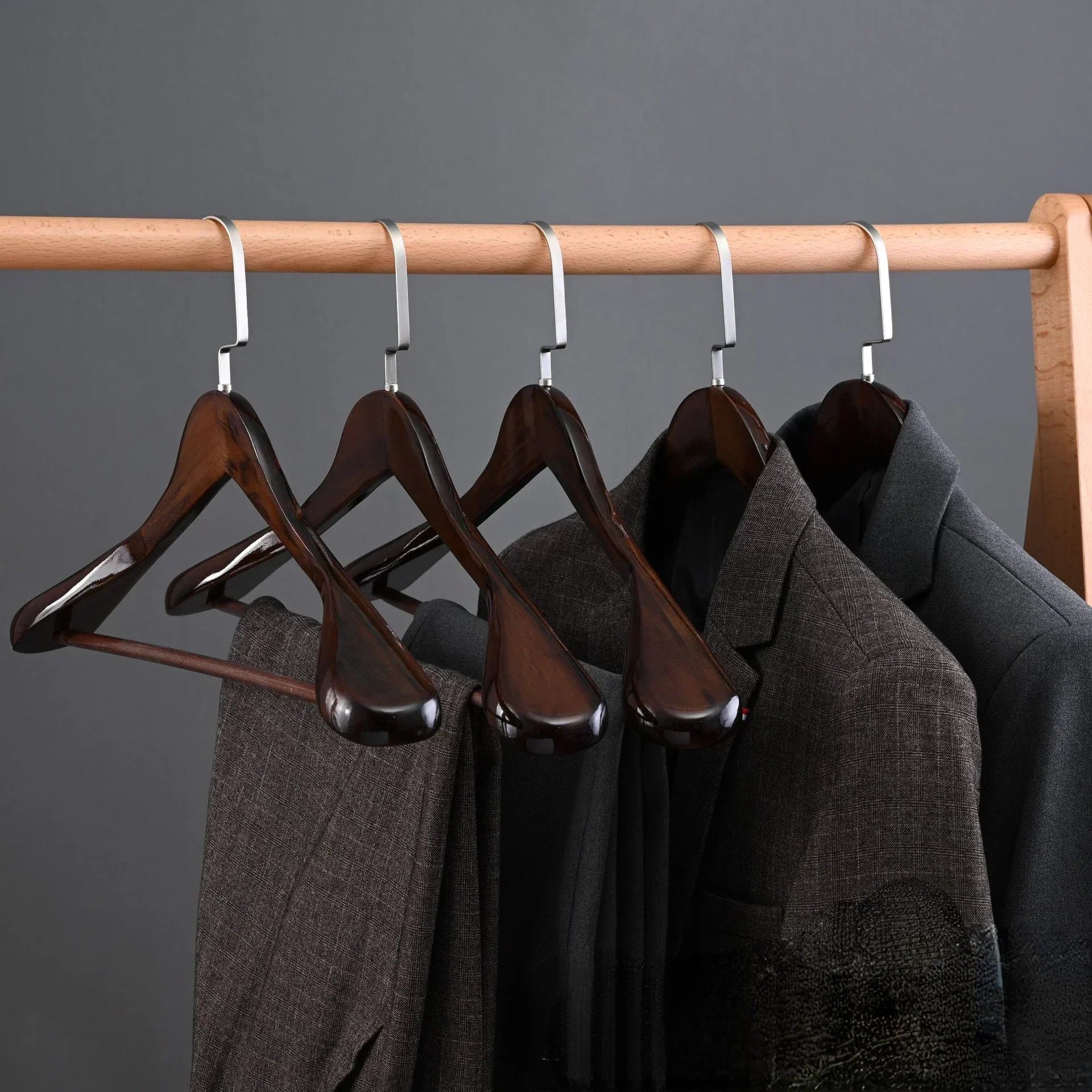 PrestigeHang | Eersteklas houten kleerhangers - Luxe Eiken, Stevig & Elegant