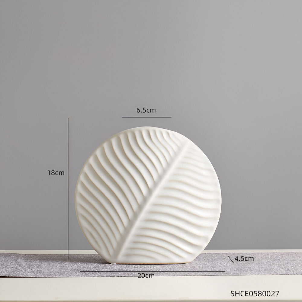 ViridiaVase | Keramische vaas met bladmotief – Scandinavische decoratieve bloemenvaas