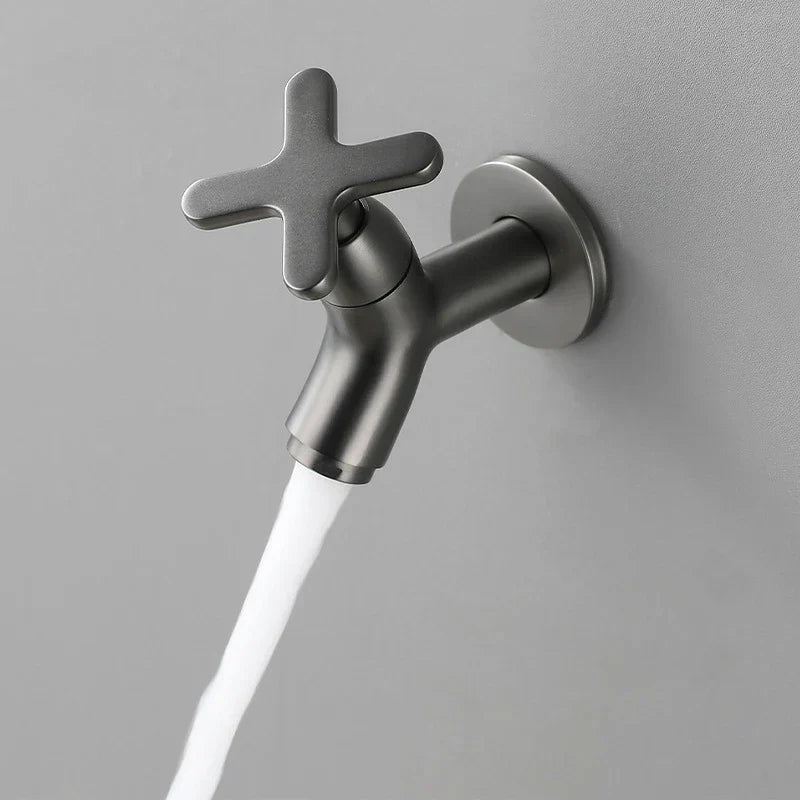 EvoSpout | Messing wandkraan - Klassieke koudwaterkraan voor badkamer en keuken