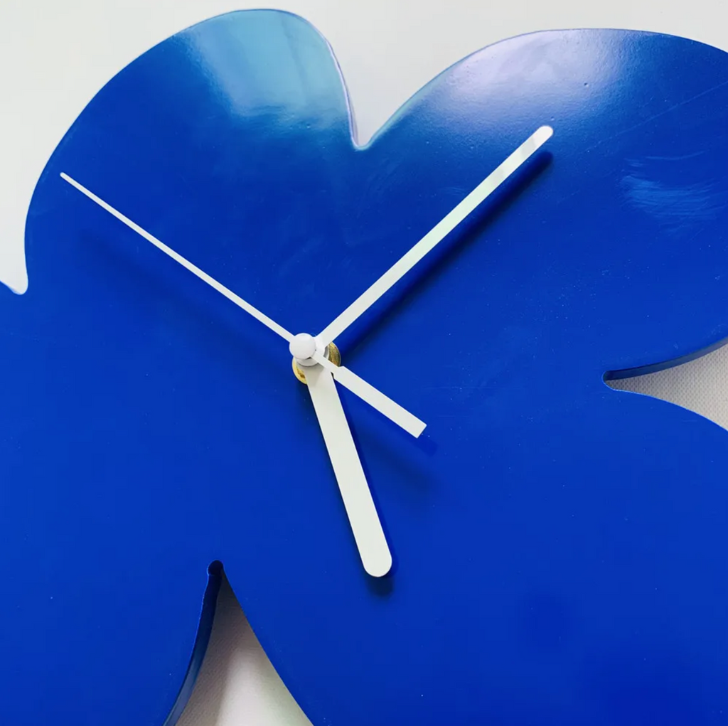 CobaltTick | Klassieke blauwe geometrische wandklok - Modern decoratief ontwerp, minimalistische wanddecoratie