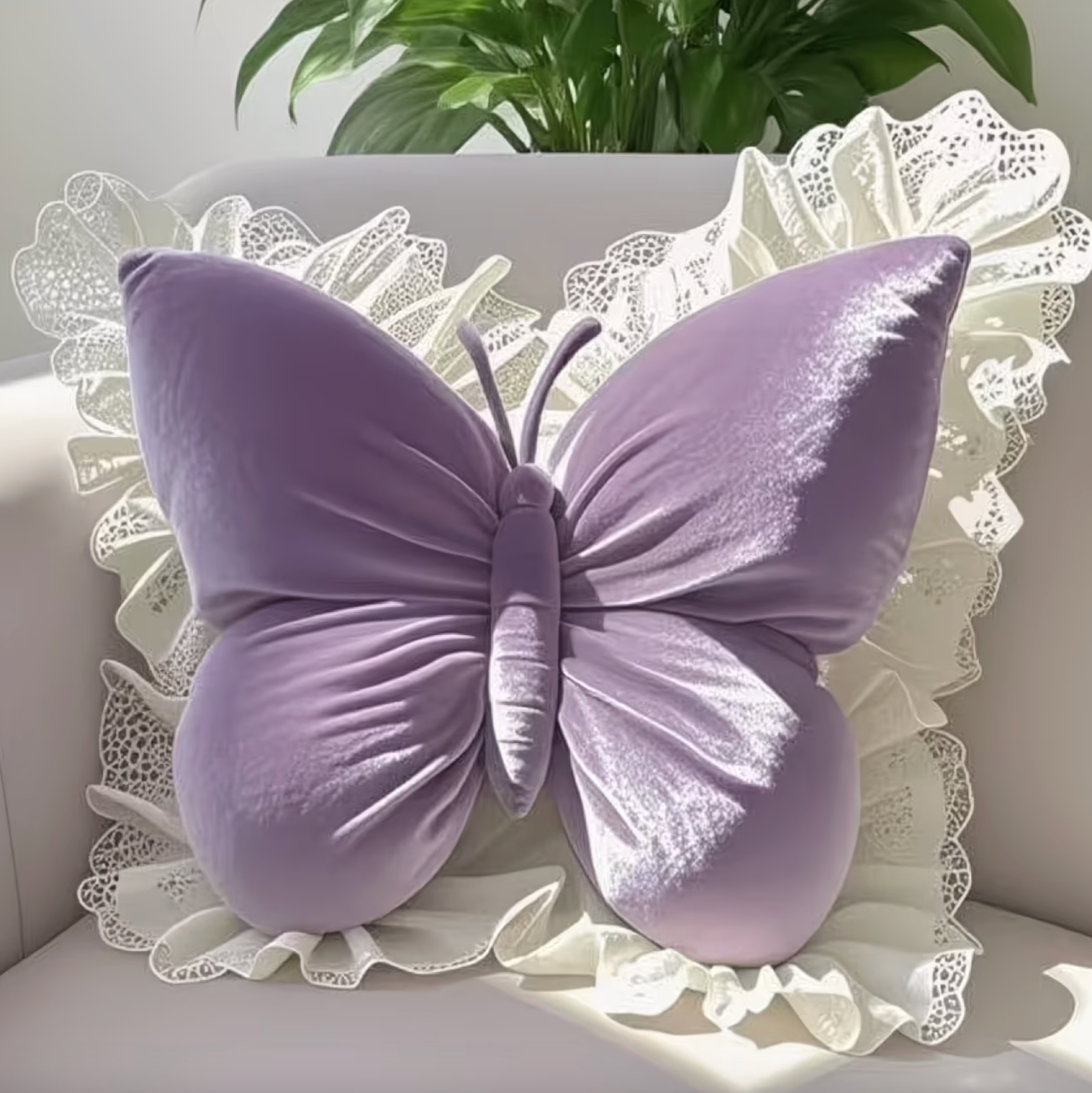 WingBella | Kanten Vlinder Kussen – Elegant Decoratief Sierkussen voor Slaapkamer, Bank, en Volwassenenkamer