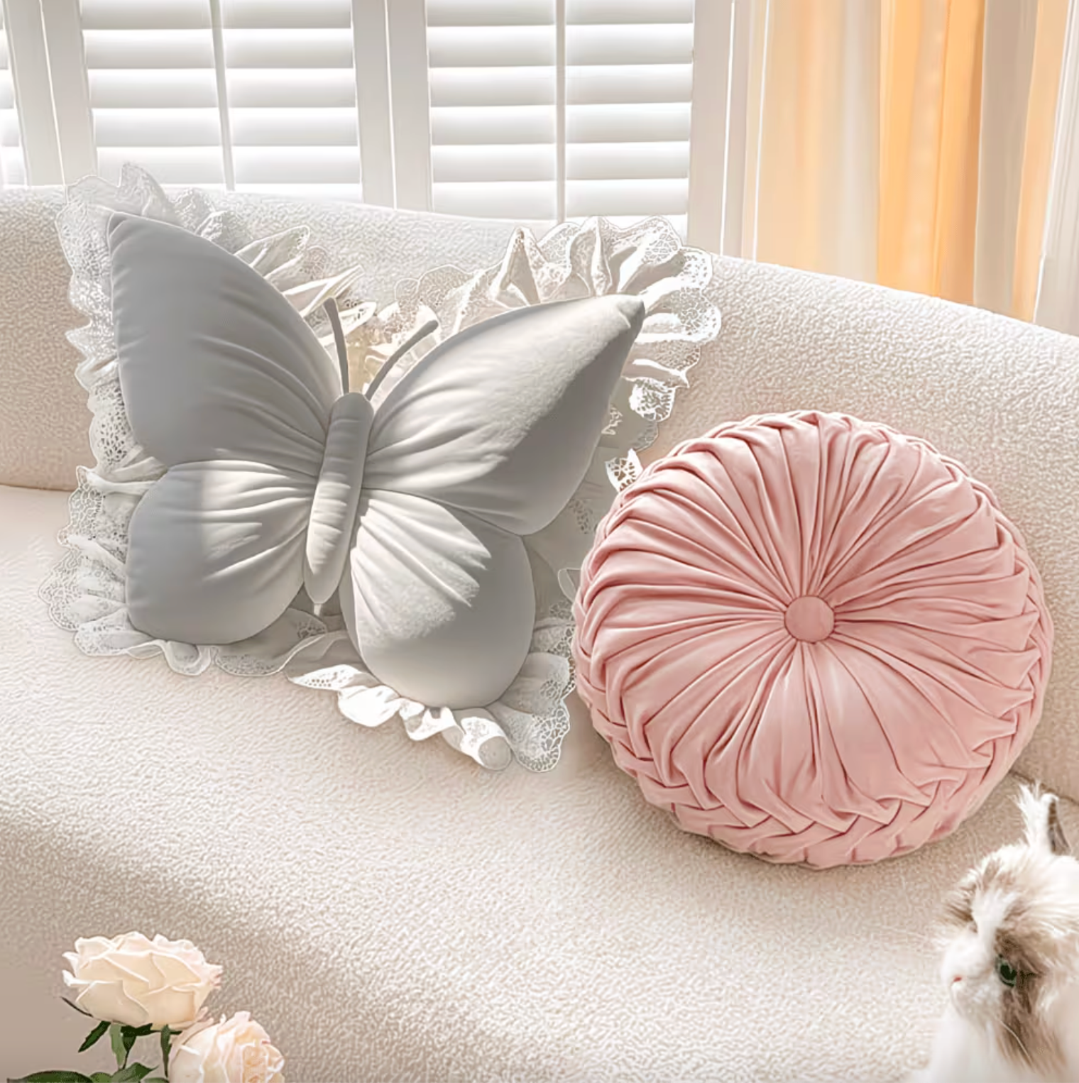 WingBella | Kanten Vlinder Kussen – Elegant Decoratief Sierkussen voor Slaapkamer, Bank, en Volwassenenkamer