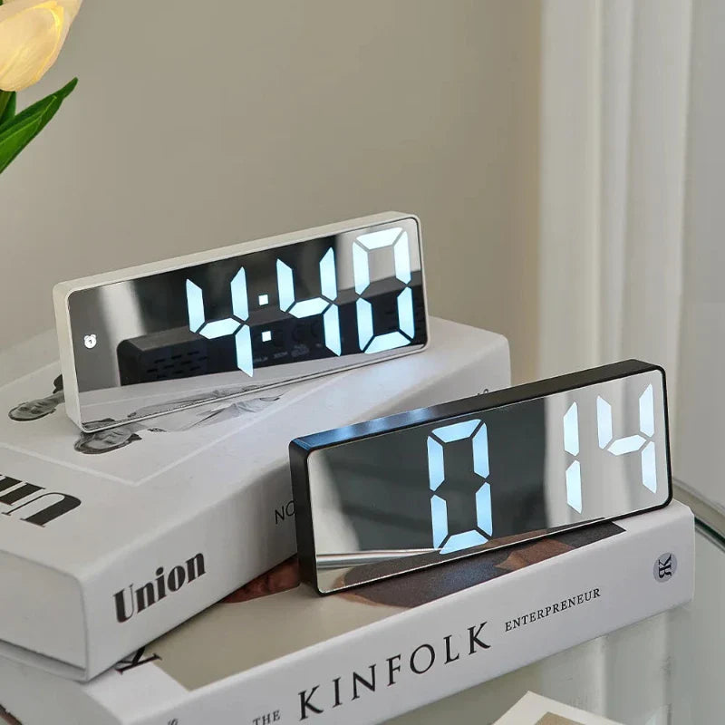 ZenithClock | Elegante innovatieve LED digitale klok