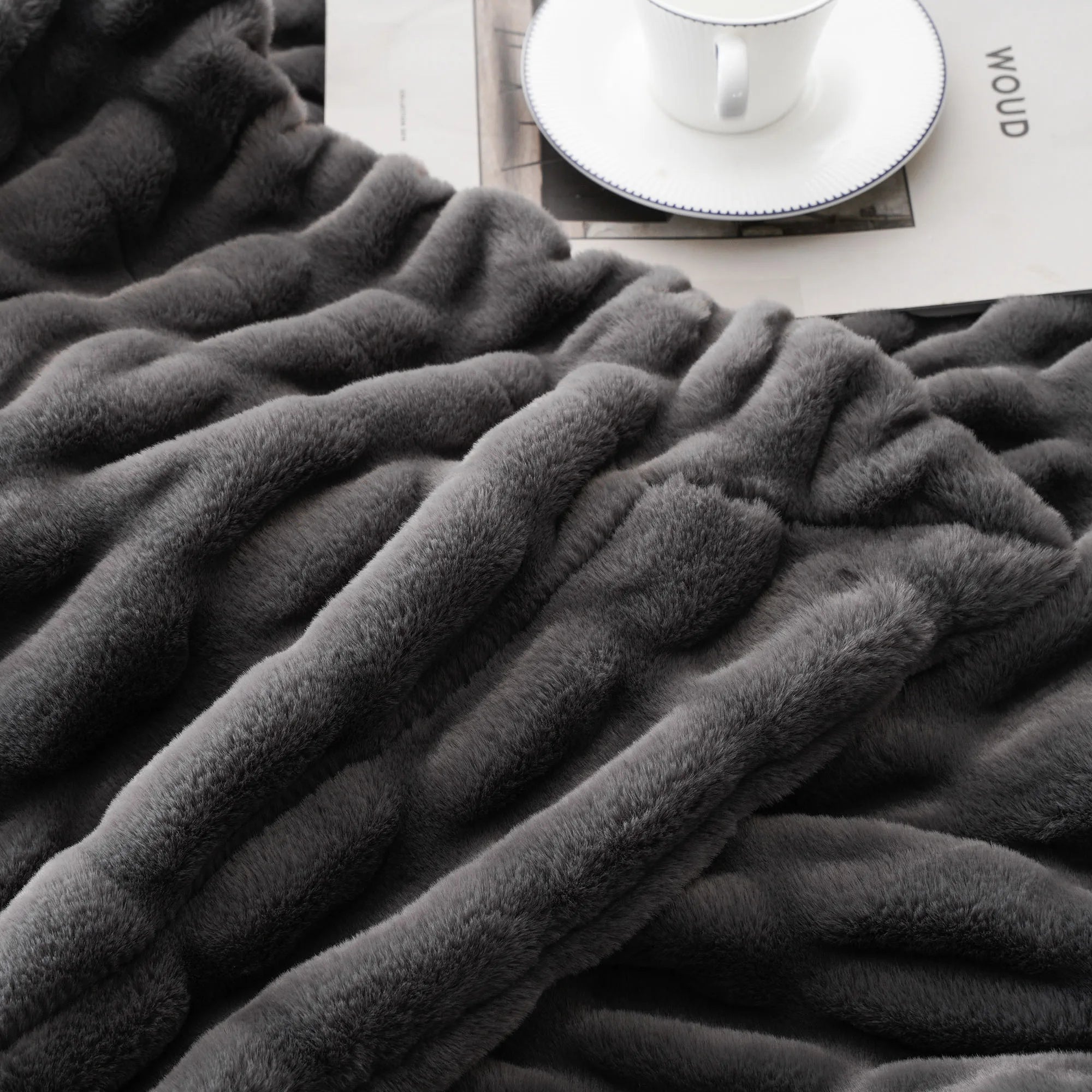 Velvish | Luxe Faux Konijnenbont Deken - Zacht Pluche Decoratief Dekbed en Beddeken, Knusse Winterwarmte